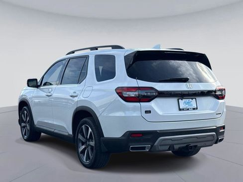 Certified 2024 Honda Pilot Touring image 6