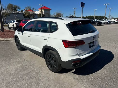 Used 2022 Volkswagen Taos S image 9