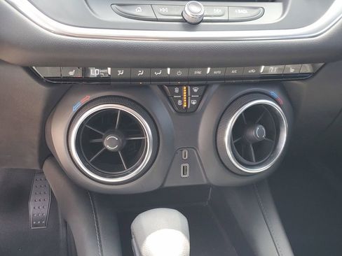 Used 2022 Chevrolet Blazer LT image 25