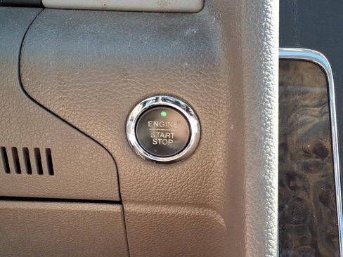 Used 2015 Lincoln Navigator 4WD image 28