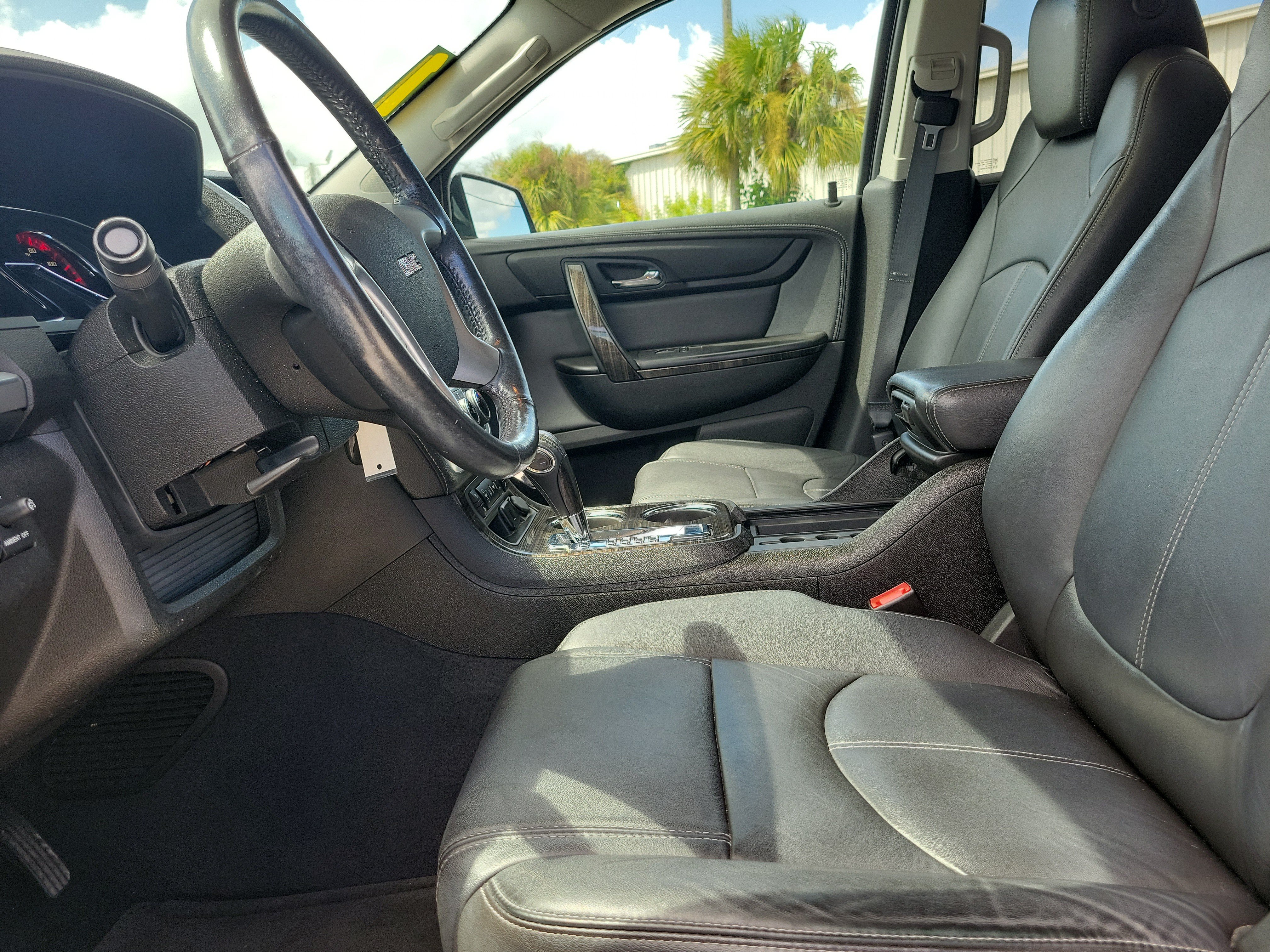 Used 2017 GMC Acadia Limited SLT AWD/4WD image 18