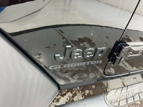 Used 2020 Jeep Gladiator Sport w/ Quick Order Package 24S AWD/4WD image 25