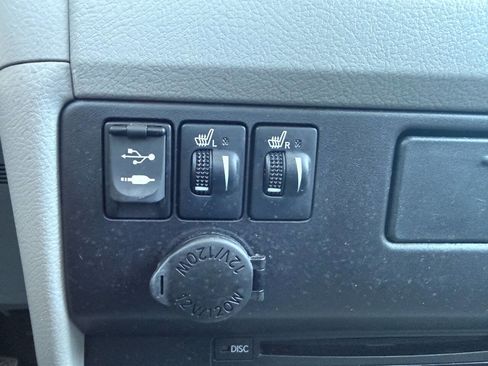 Used 2016 Toyota Sienna XLE Premium image 46