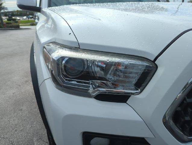 Used 2019 Toyota Tacoma TRD Off-Road AWD/4WD image 17