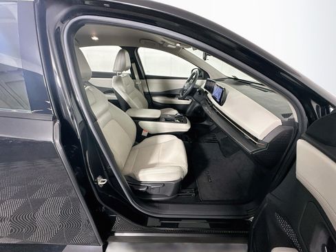 Used 2023 Nissan Ariya FWD image 31