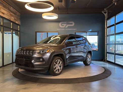 Used 2022 Jeep Compass Latitude AWD/4WD image 7