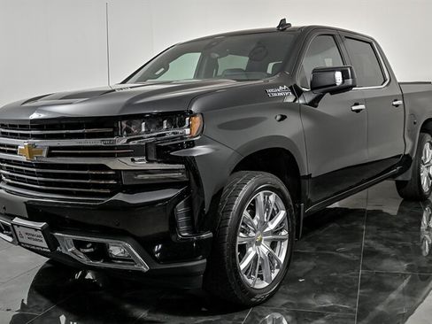 Used 2020 Chevrolet Silverado 1500 High Country w/ Technology Package AWD/4WD image 5