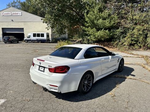 Used 2020 BMW M4 Convertible image 5