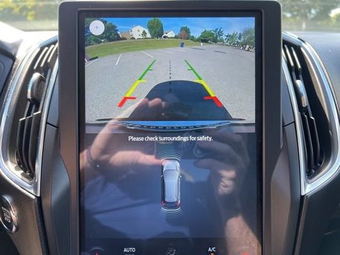 Used 2022 Ford Edge Titanium image 22