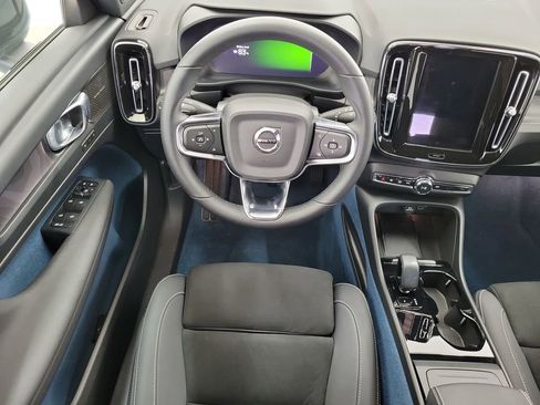 Used 2023 Volvo XC40 Recharge Ultimate AWD/4WD image 17