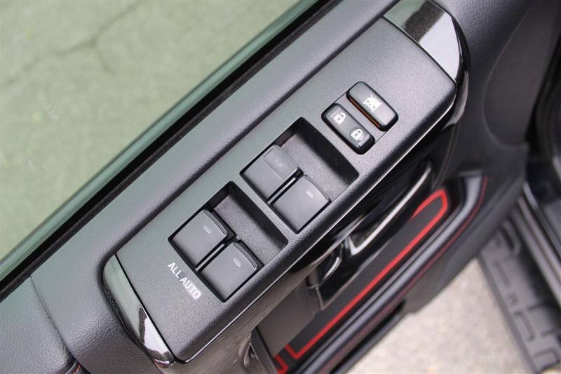 Used 2020 Toyota 4Runner TRD Off-Road Premium AWD/4WD image 12