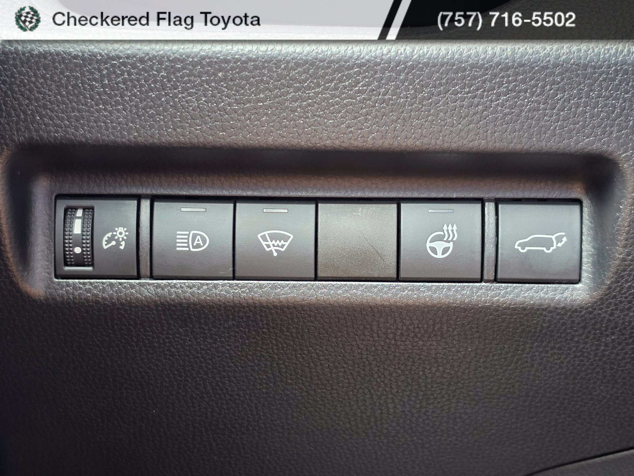 Used 2020 Toyota RAV4 XLE Premium AWD/4WD image 11
