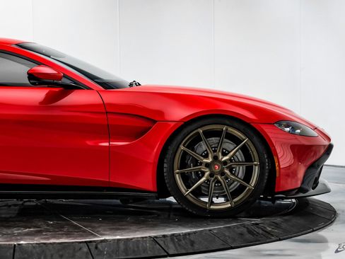 Used 2019 Aston Martin V8 Vantage Coupe image 23