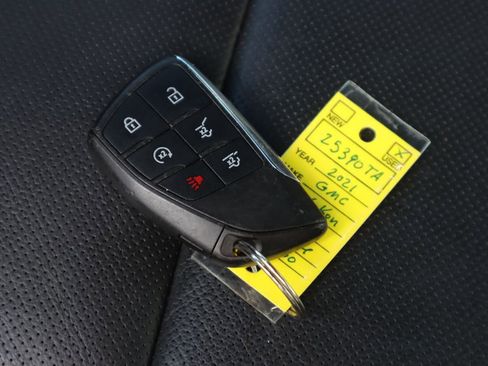 Used 2021 GMC Yukon XL SLT image 35