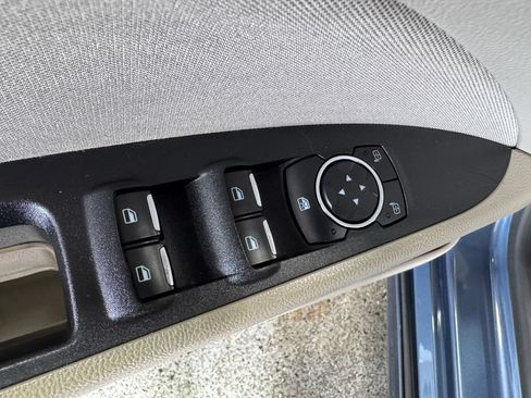 Used 2019 Ford Fusion SE FWD image 11