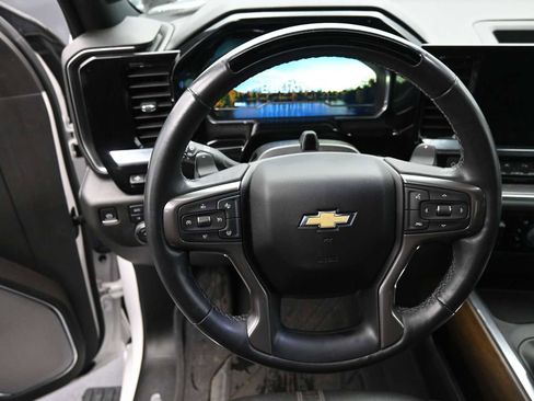 Used 2024 Chevrolet Silverado 1500 High Country image 12