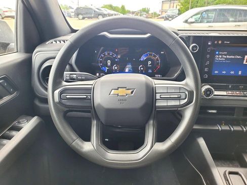 Used 2024 Chevrolet Colorado W/T RWD image 9