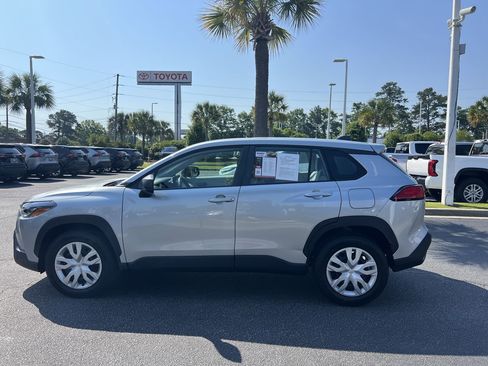 Used 2022 Toyota Corolla Cross L FWD image 7