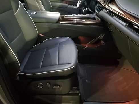 Certified 2023 Cadillac Escalade Premium Luxury image 16