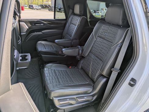 Used 2023 Cadillac Escalade Sport Platinum w/ LPO, ONYX Package AWD/4WD image 22