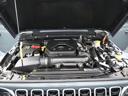 Used 2025 Jeep Wrangler Unlimited Sahara AWD/4WD image 27