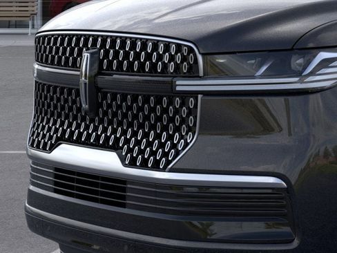 New 2026 Lincoln Navigator L Premier image 17
