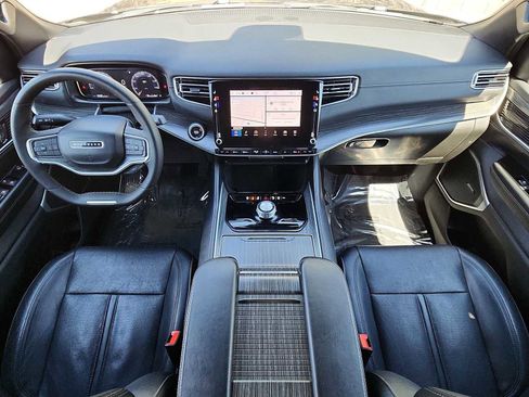 Used 2024 Jeep Wagoneer L Series II image 20