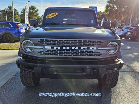 Used 2024 Ford Bronco Badlands image 8