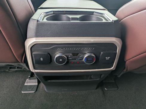Used 2022 Ford Expedition Limited image 23