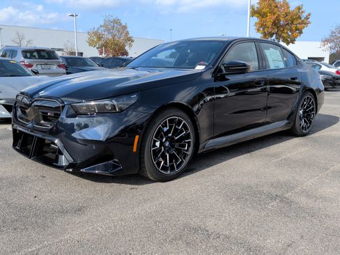 New 2026 BMW M5 w/ Executive Package image 5
