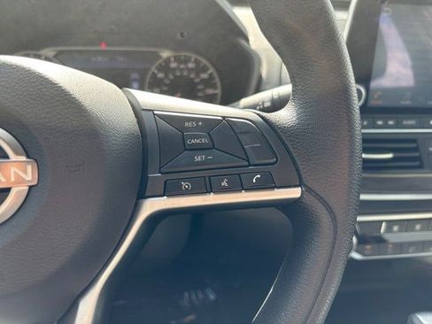 Used 2024 Nissan Altima 2.5 SV FWD image 28