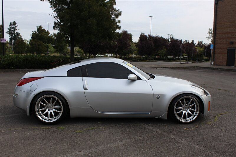 Used 2004 Nissan 350Z Touring w/ Cargo Convenience Pkg RWD image 5