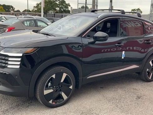 New 2026 Nissan Kicks SR image 6