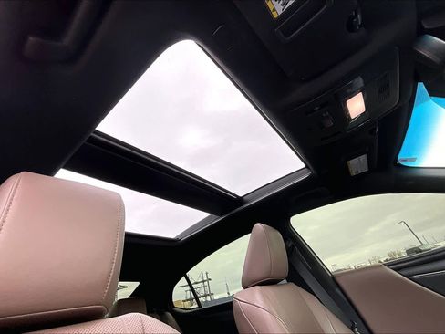 Used 2022 Lexus ES 350 w/ Accessory Package image 13