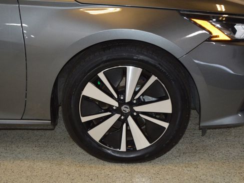 Used 2022 Nissan Altima 2.5 SV image 9