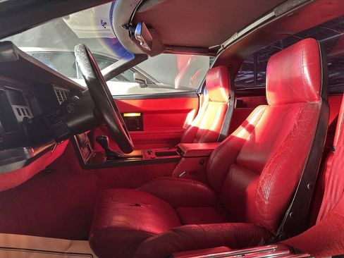 Used 1988 Chevrolet Corvette Coupe image 11