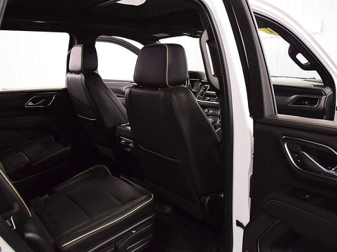 Used 2021 GMC Yukon SLT w/ SLT Premium Package image 31