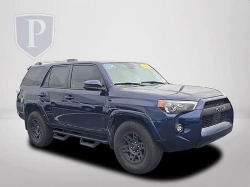 Used 2022 Toyota 4Runner SR5 RWD image 2
