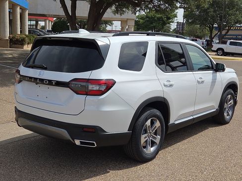 New 2026 Honda Pilot EX-L image 4