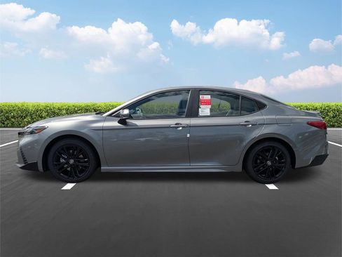 New 2026 Toyota Camry SE w/ Convenience Package FWD image 7