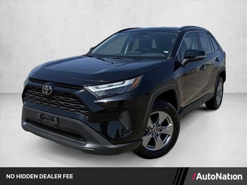 Used 2025 Toyota RAV4 XLE FWD image 1
