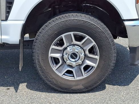 Used 2025 Ford F250 Lariat AWD/4WD image 7