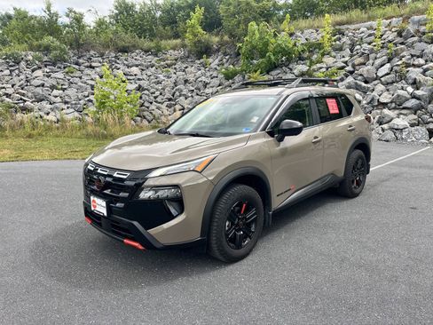 Used 2026 Nissan Rogue SV AWD/4WD image 30