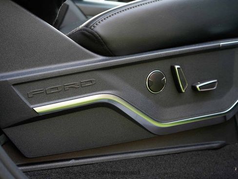 Used 2022 Ford F150 Raptor w/ Convenience Package image 32