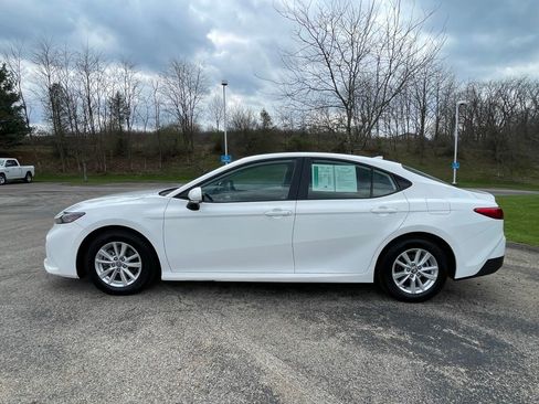 Used 2025 Toyota Camry LE FWD image 6
