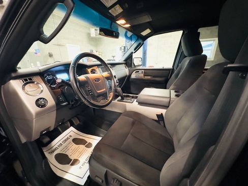 Used 2017 Ford Expedition XLT AWD/4WD image 11