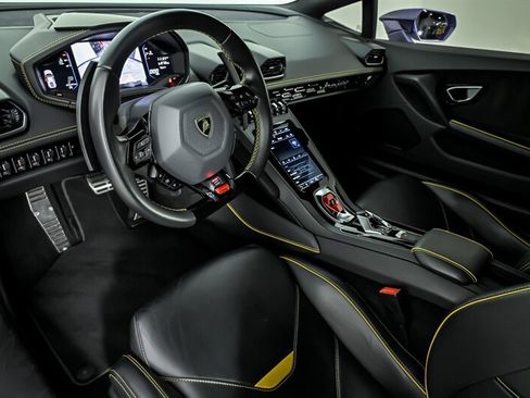 Used 2021 Lamborghini Huracan EVO RWD image 15