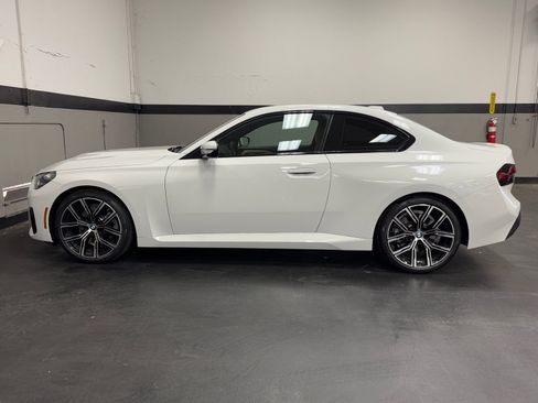 Used 2024 BMW 230i Coupe w/ Convenience Package RWD image 9