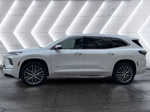 Certified 2025 Buick Enclave Avenir AWD/4WD image 3