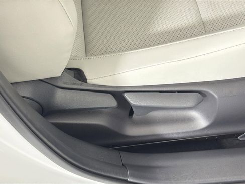 Used 2024 Toyota Prius XLE image 32